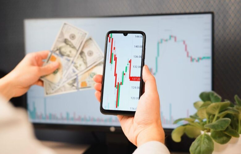 Strategies for Success in Volatile Markets with the right Currency Trading Apps